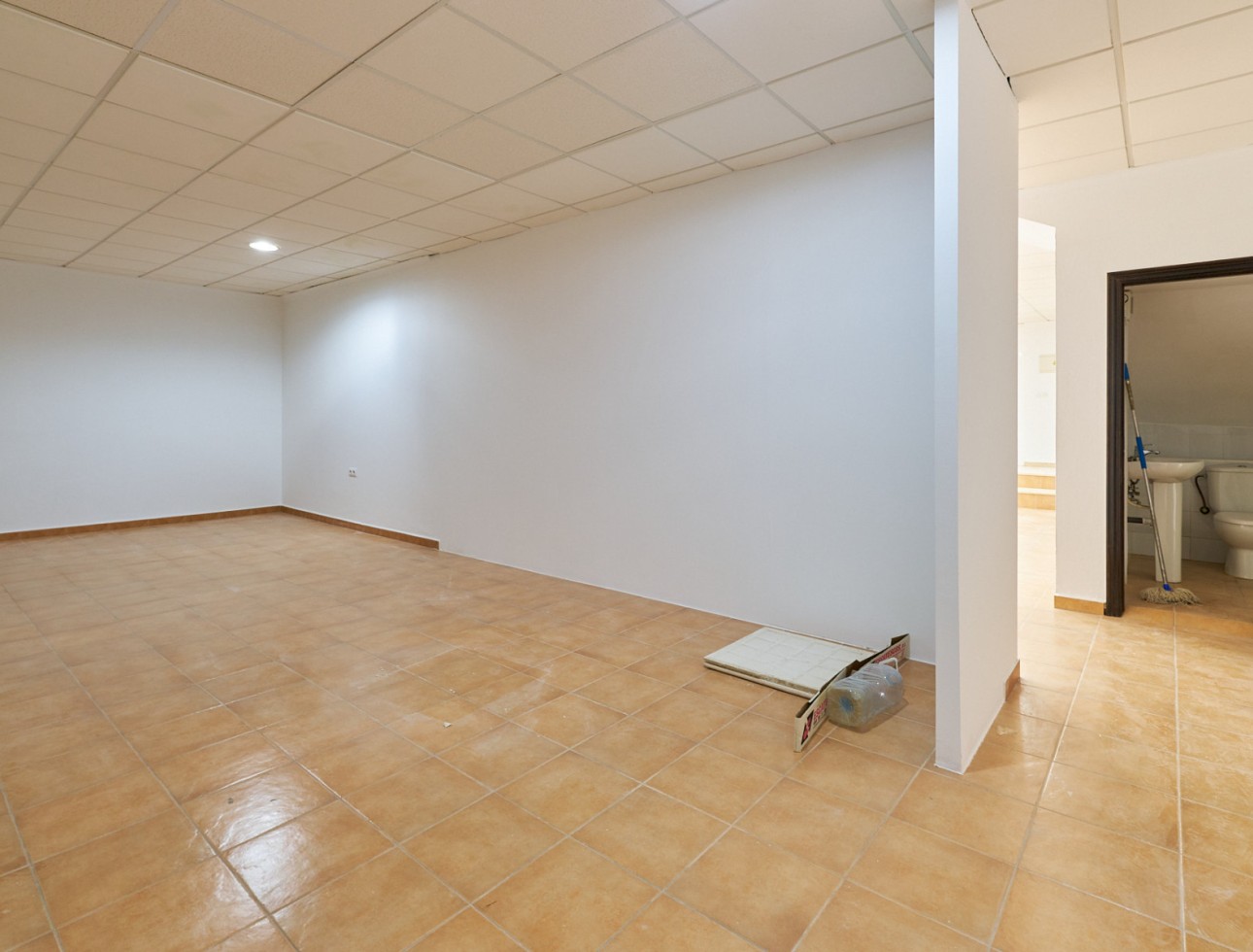 Alquiler a largo plazo - Comercial - Vera