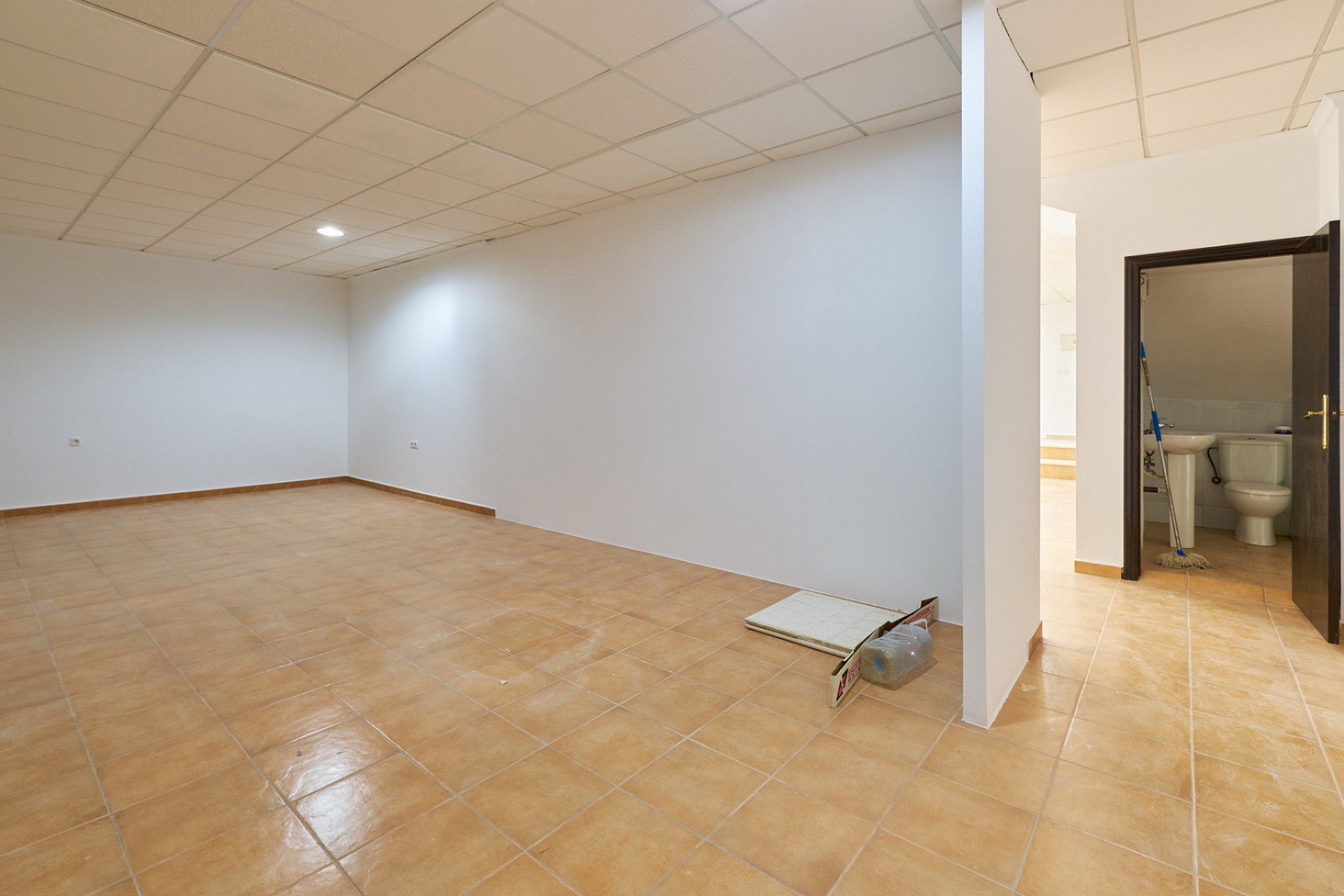 Alquiler a largo plazo - Comercial - Vera