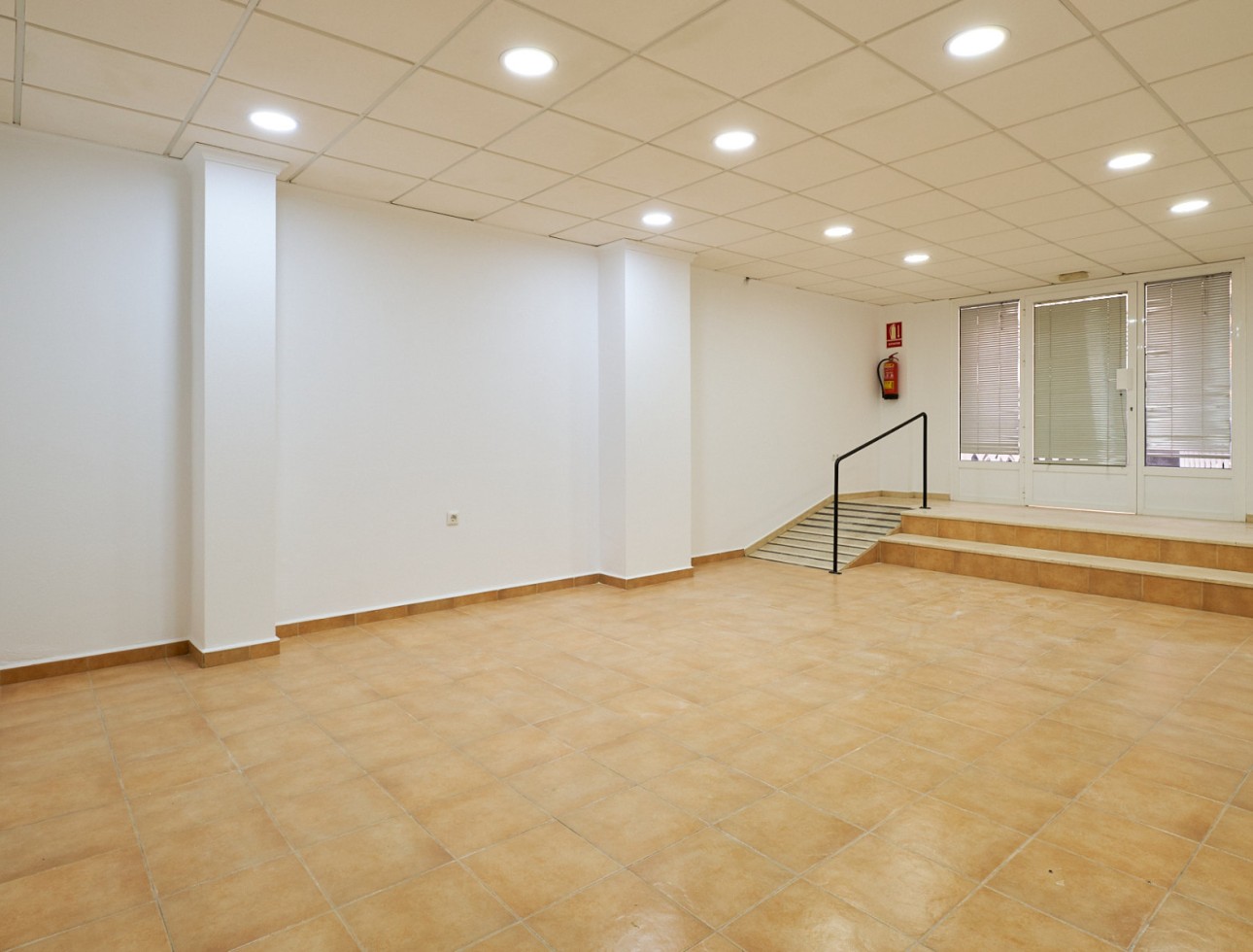 Alquiler a largo plazo - Comercial - Vera