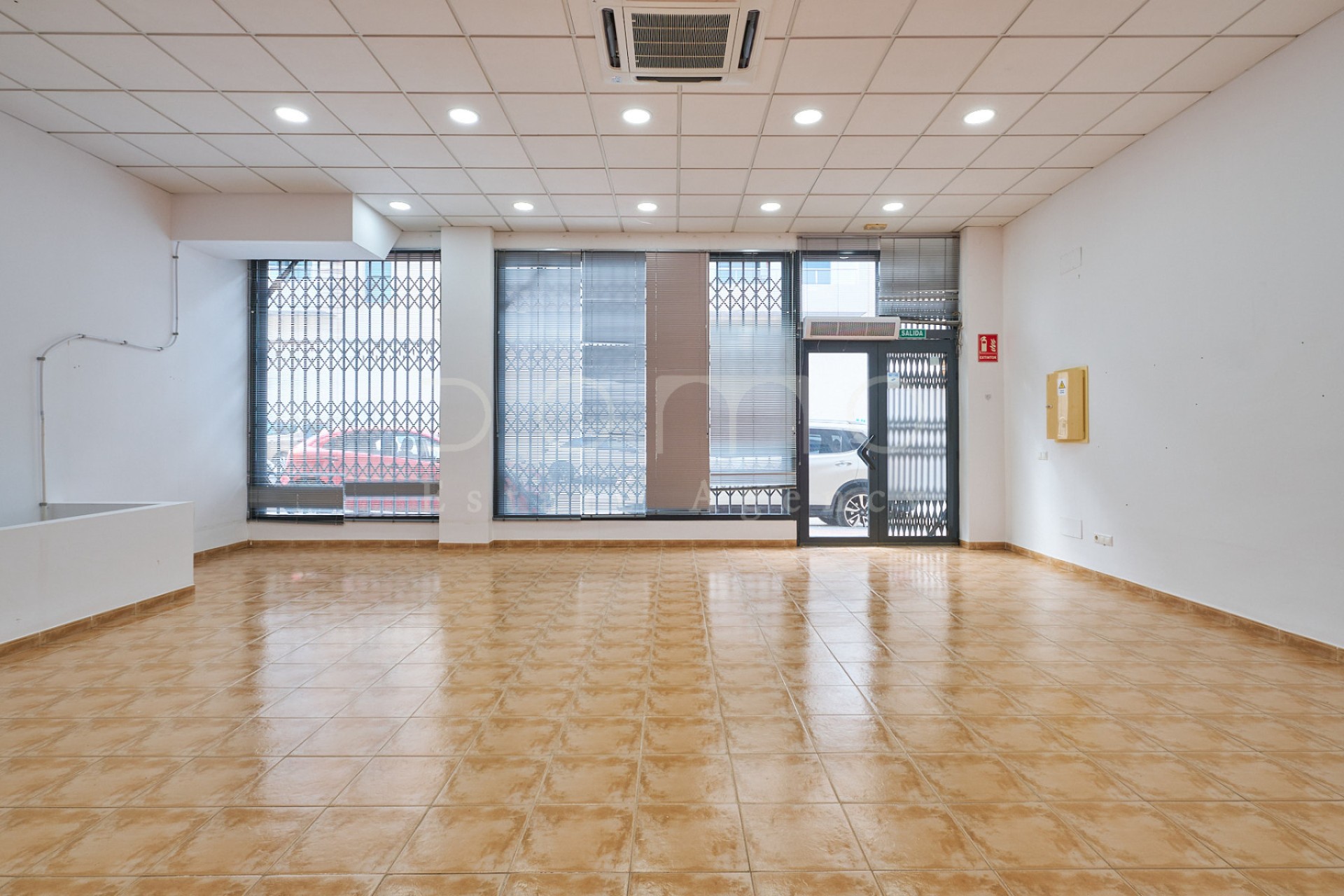 Alquiler a largo plazo - Comercial - Vera