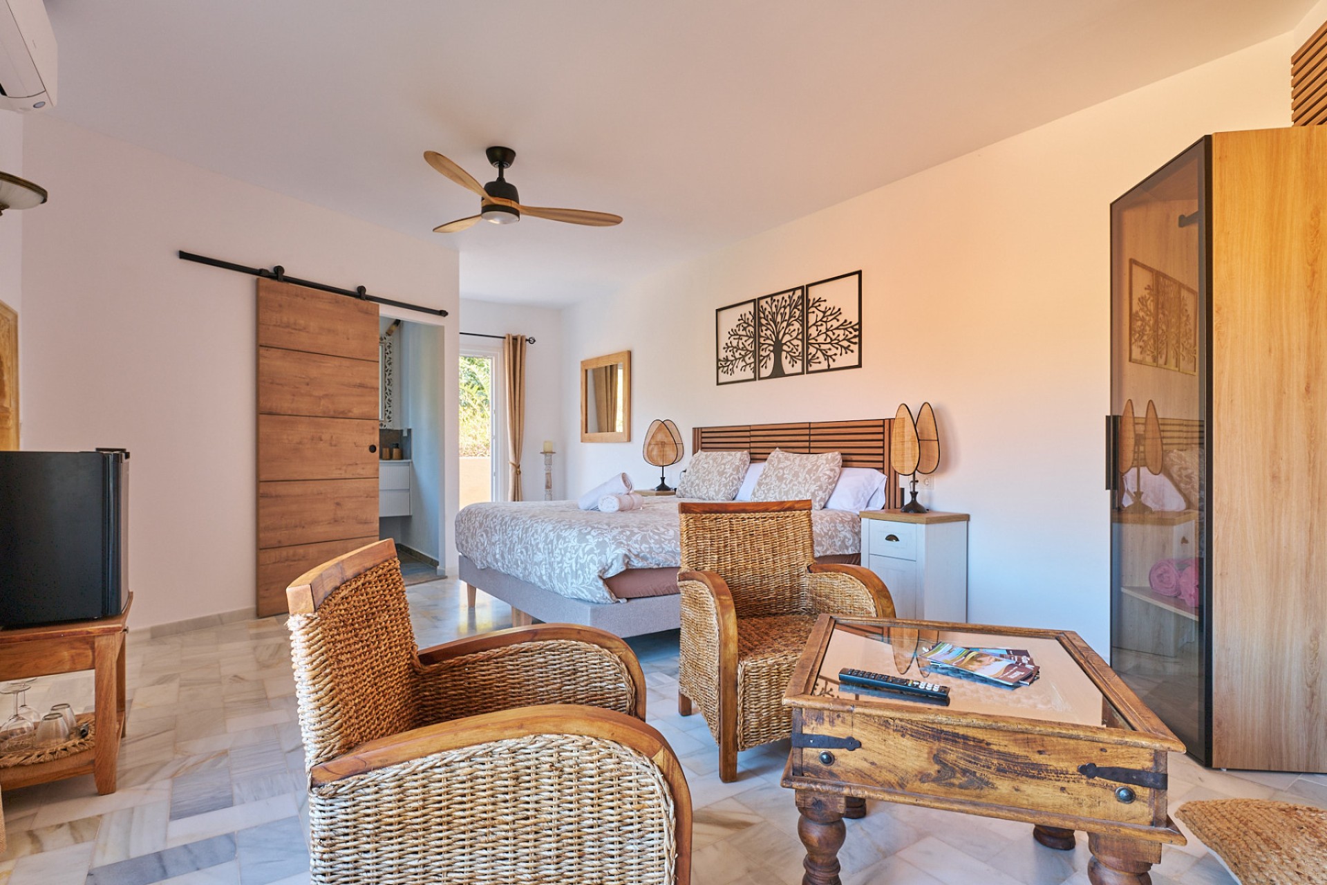 Dormitorio amplio y luminoso en villa con licencia turística en Sierra Cabrera, Turre, Almería