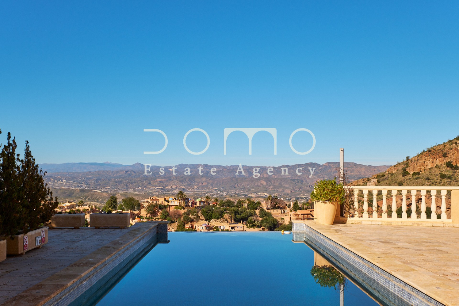 Herverkoop - Villa / Halfvrijstaand - Turre - Sierra Cabrera