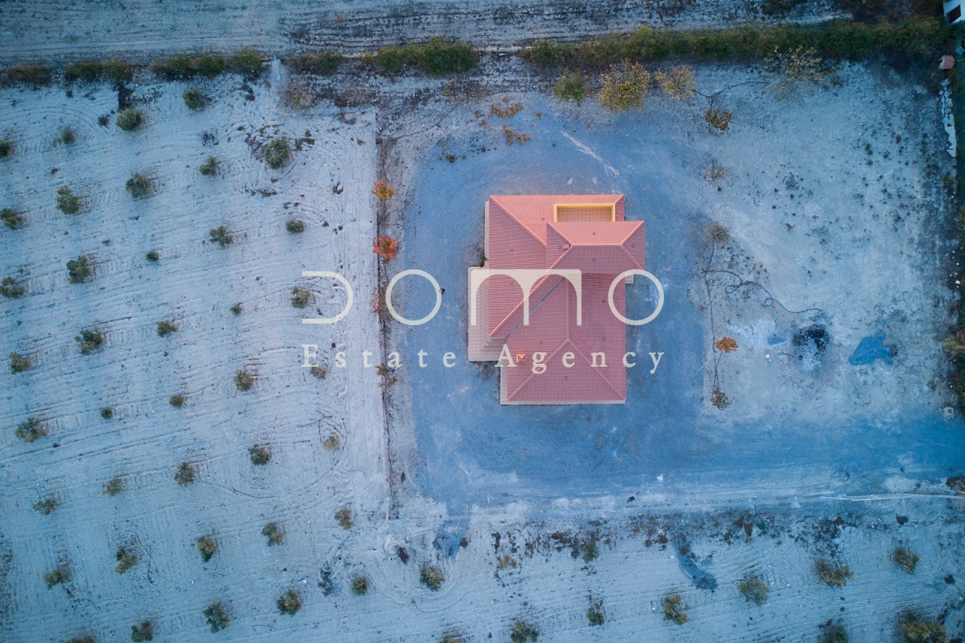 Langfristige Vermietung - Villa / Doppelhaushälfte - Tijola