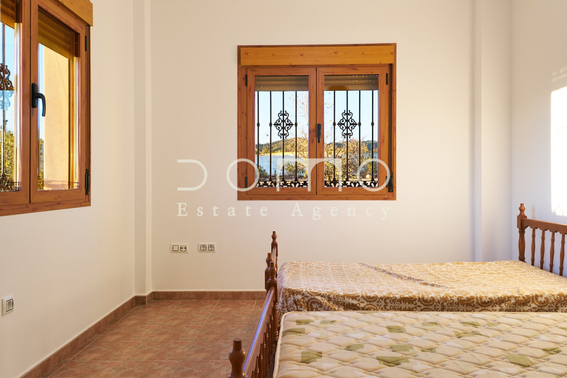 Location à long terme - Villa / Jumelée - Tijola