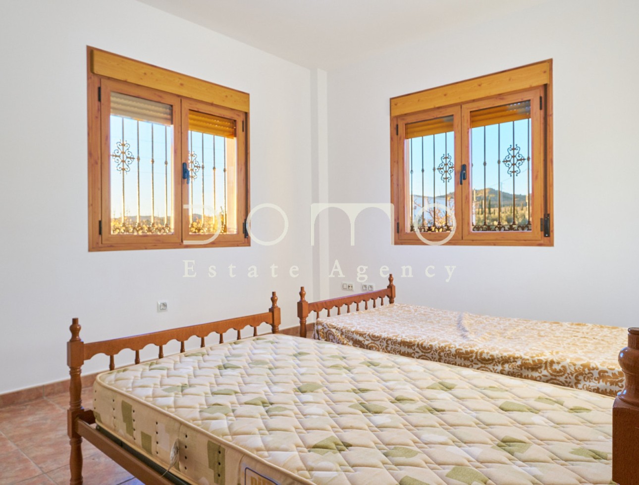 Location à long terme - Villa / Jumelée - Tijola