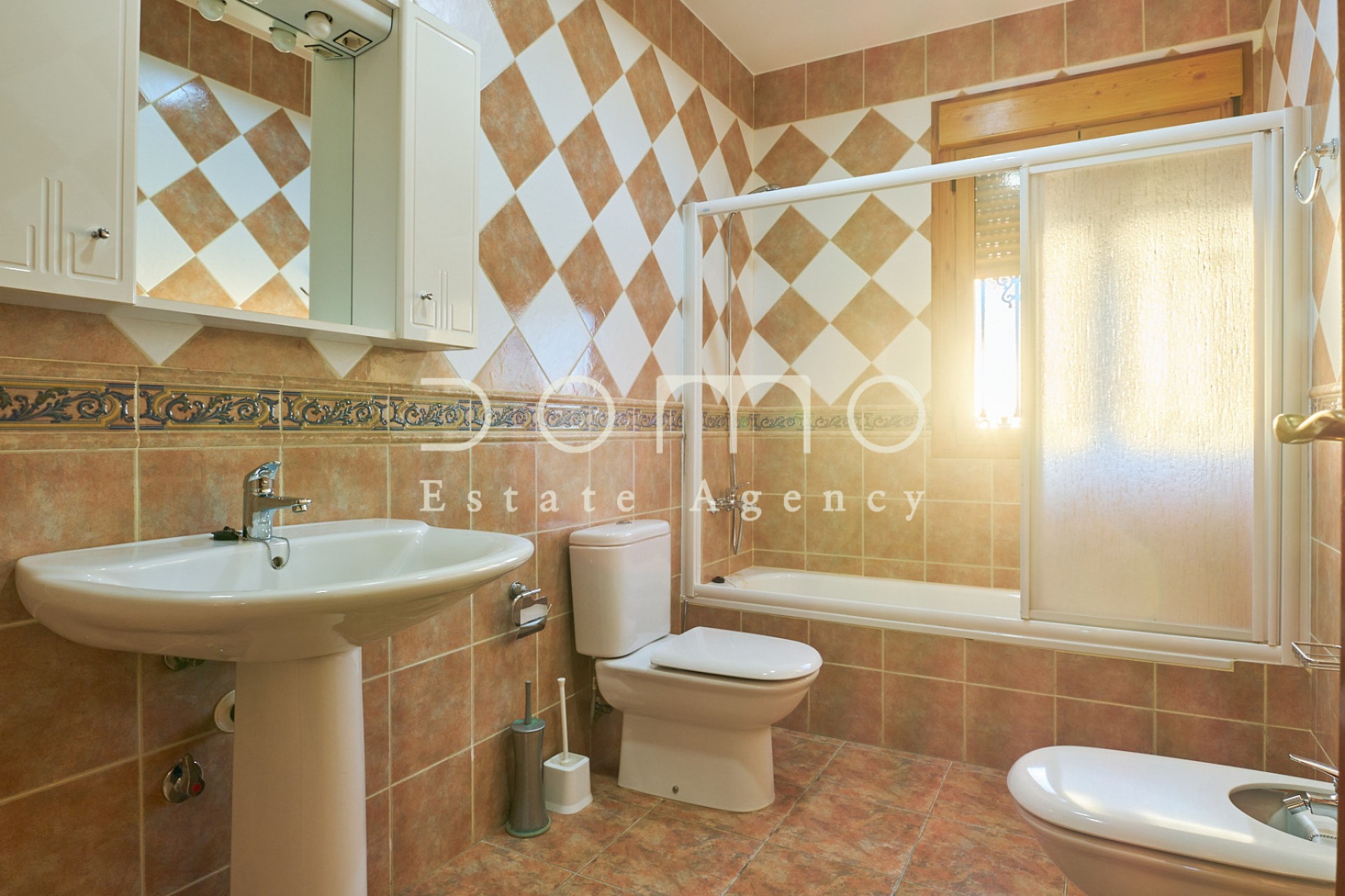 Location à long terme - Villa / Jumelée - Tijola