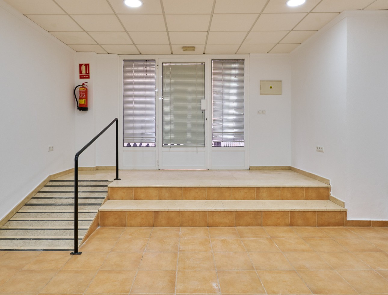 Long Term Rental - Commercial - Vera