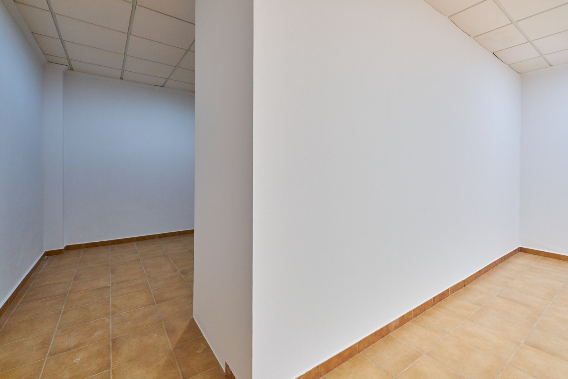 Long Term Rental - Commercial - Vera