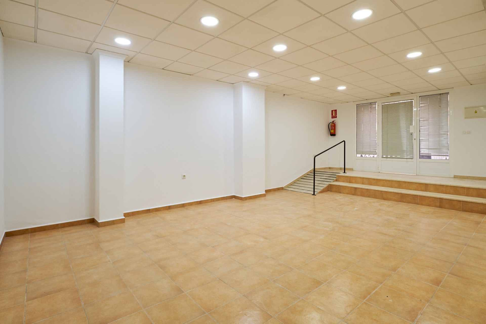 Long Term Rental - Commercial - Vera