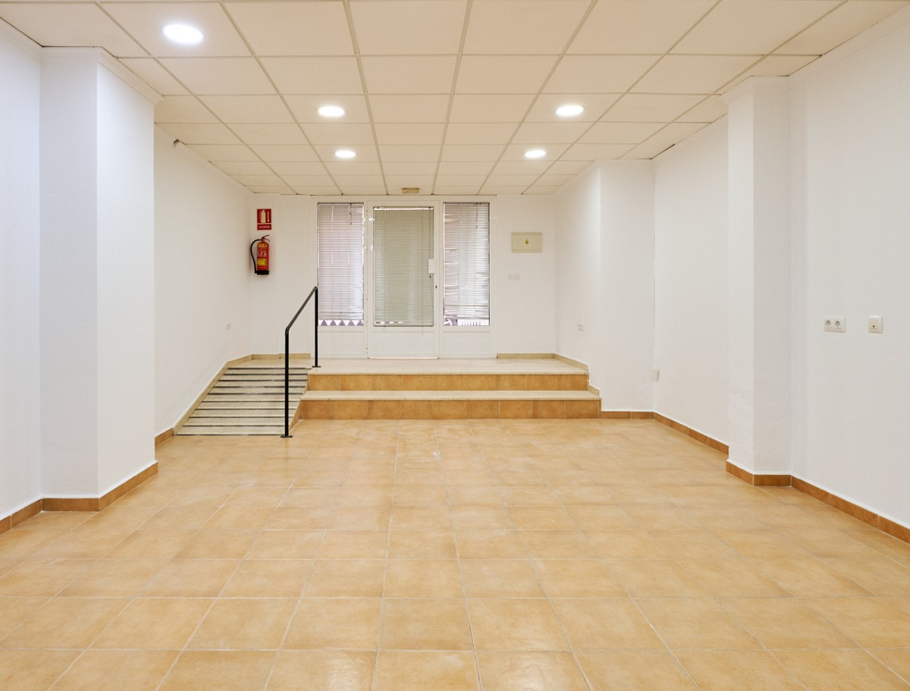 Long Term Rental - Commercial - Vera