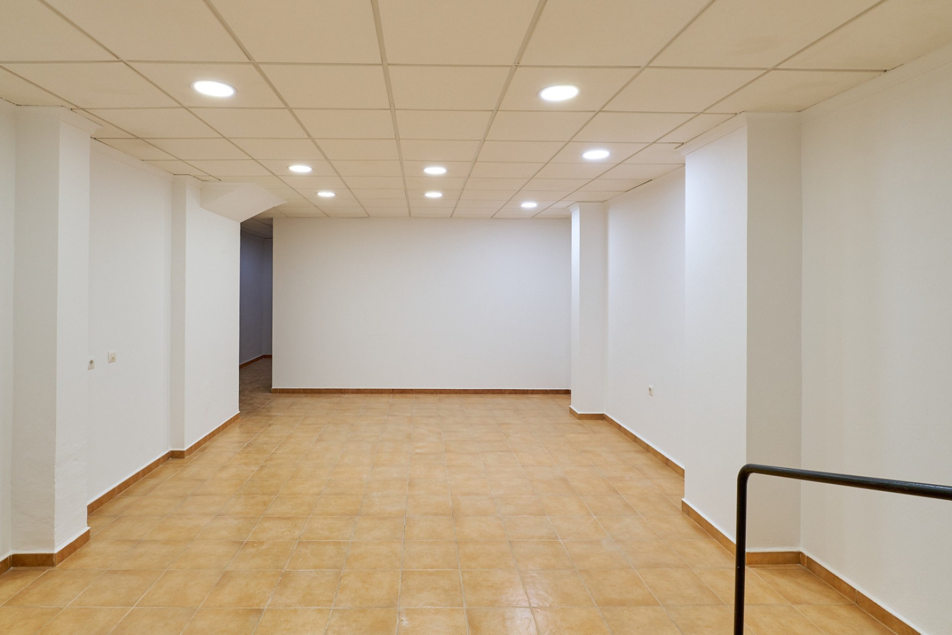 Long Term Rental - Commercial - Vera