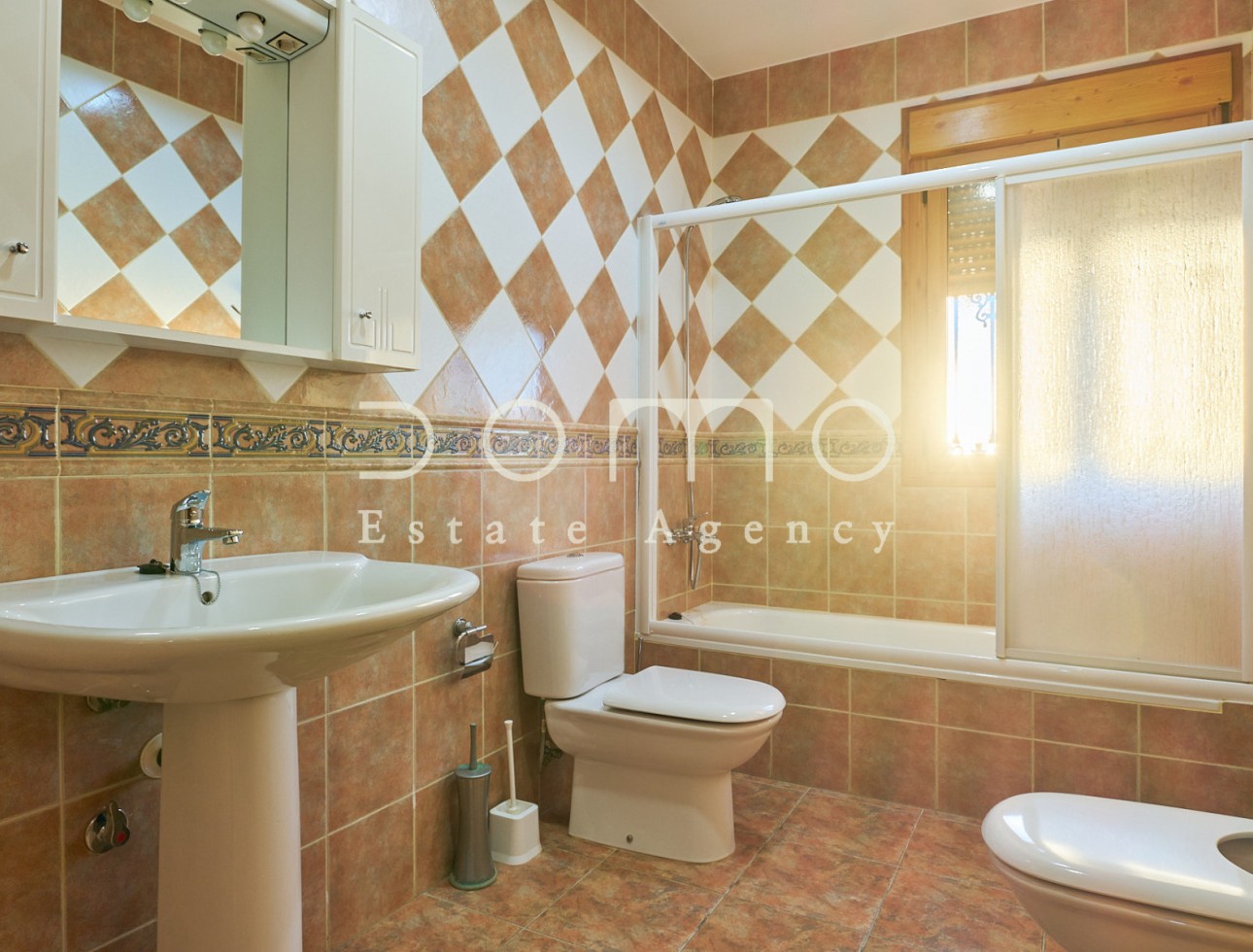 Long Term Rental - Villa / Semi-detached Villa - Tijola