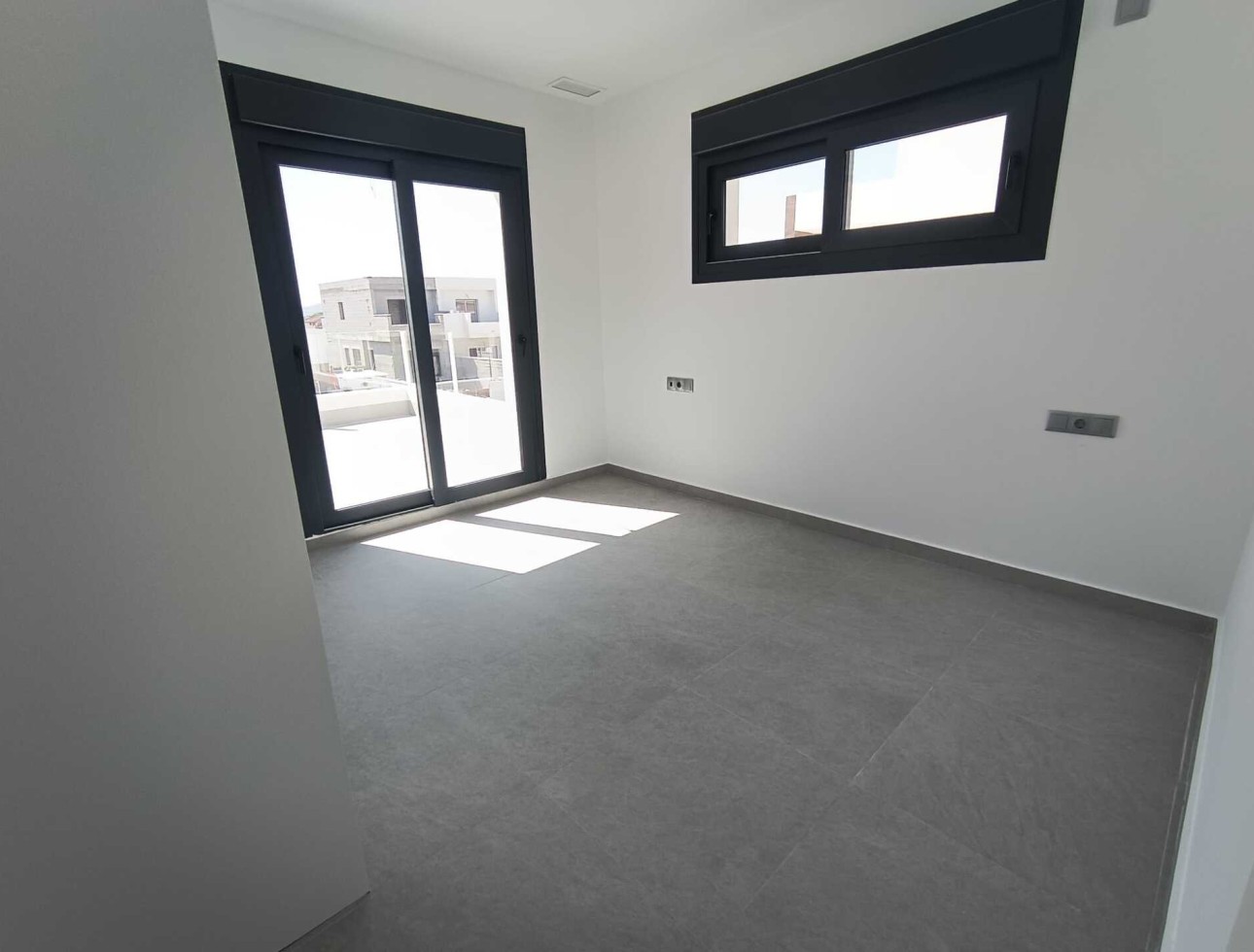 Neue Gebäude - Einfamilienhaus - Daya Nueva