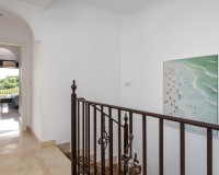 Neue Gebäude - Einfamilienhaus - Estepona