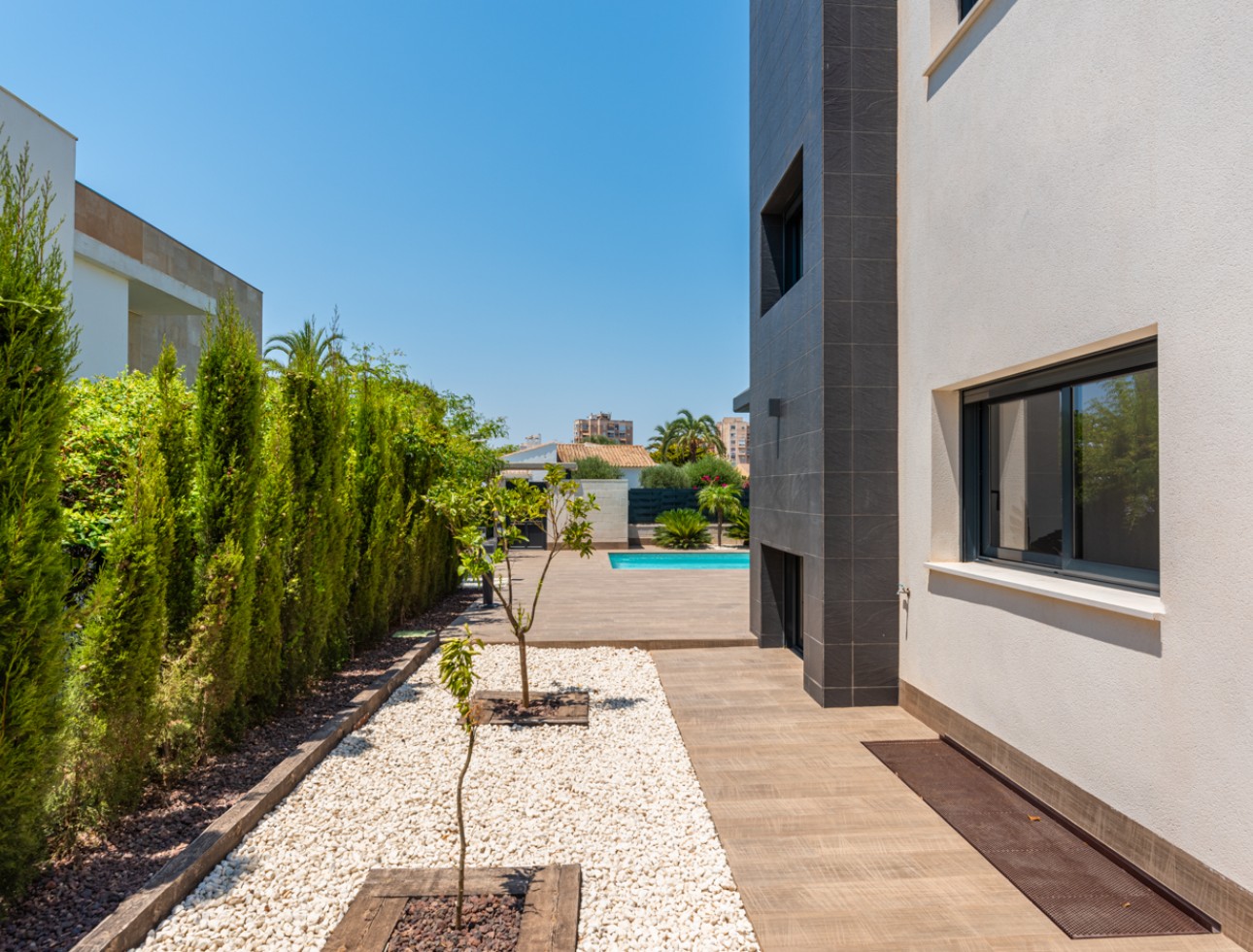 Neue Gebäude - Einfamilienhaus - Playa Paraiso