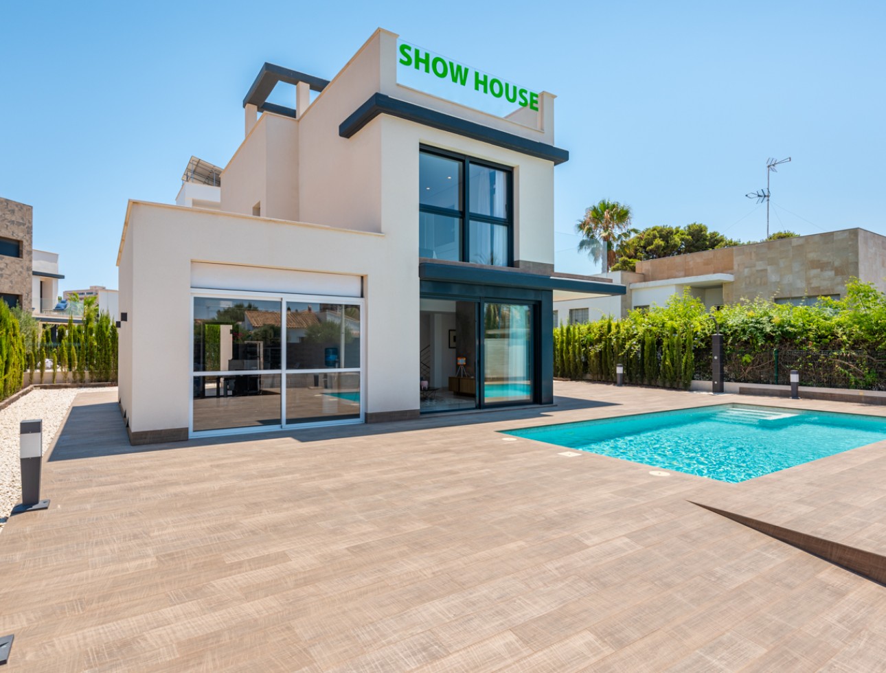 Neue Gebäude - Einfamilienhaus - Playa Paraiso