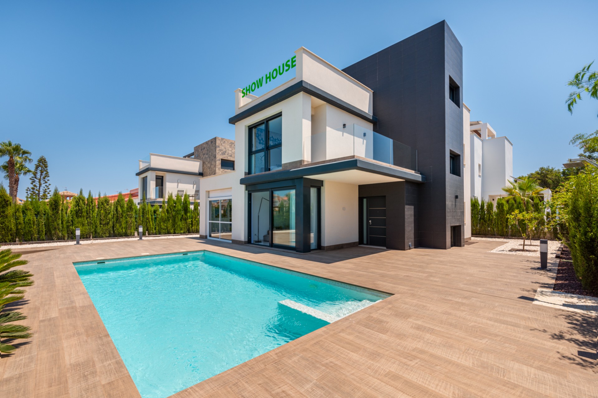 Neue Gebäude - Einfamilienhaus - Playa Paraiso