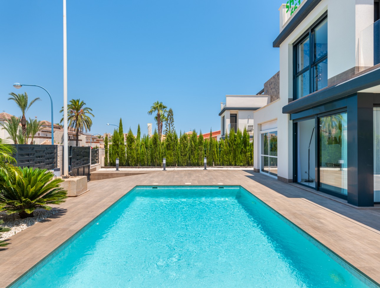 Neue Gebäude - Einfamilienhaus - Playa Paraiso