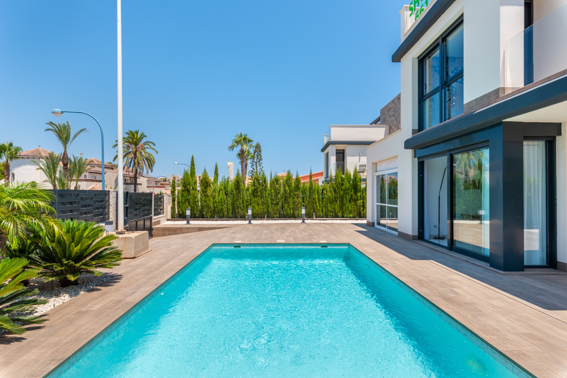Neue Gebäude - Einfamilienhaus - Playa Paraiso