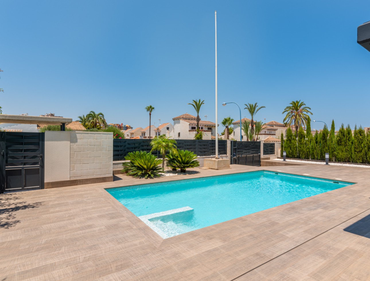 Neue Gebäude - Einfamilienhaus - Playa Paraiso