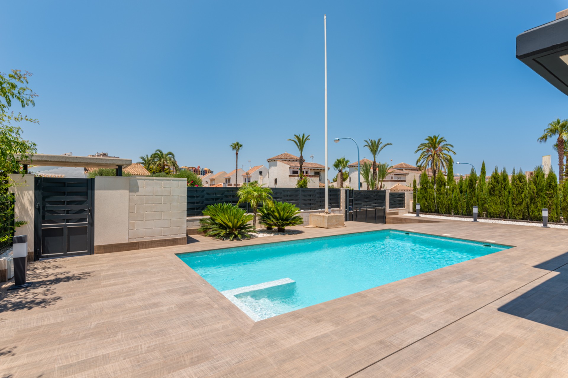 Neue Gebäude - Einfamilienhaus - Playa Paraiso