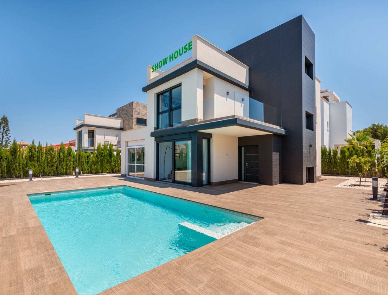 Neue Gebäude - Einfamilienhaus - Playa Paraiso