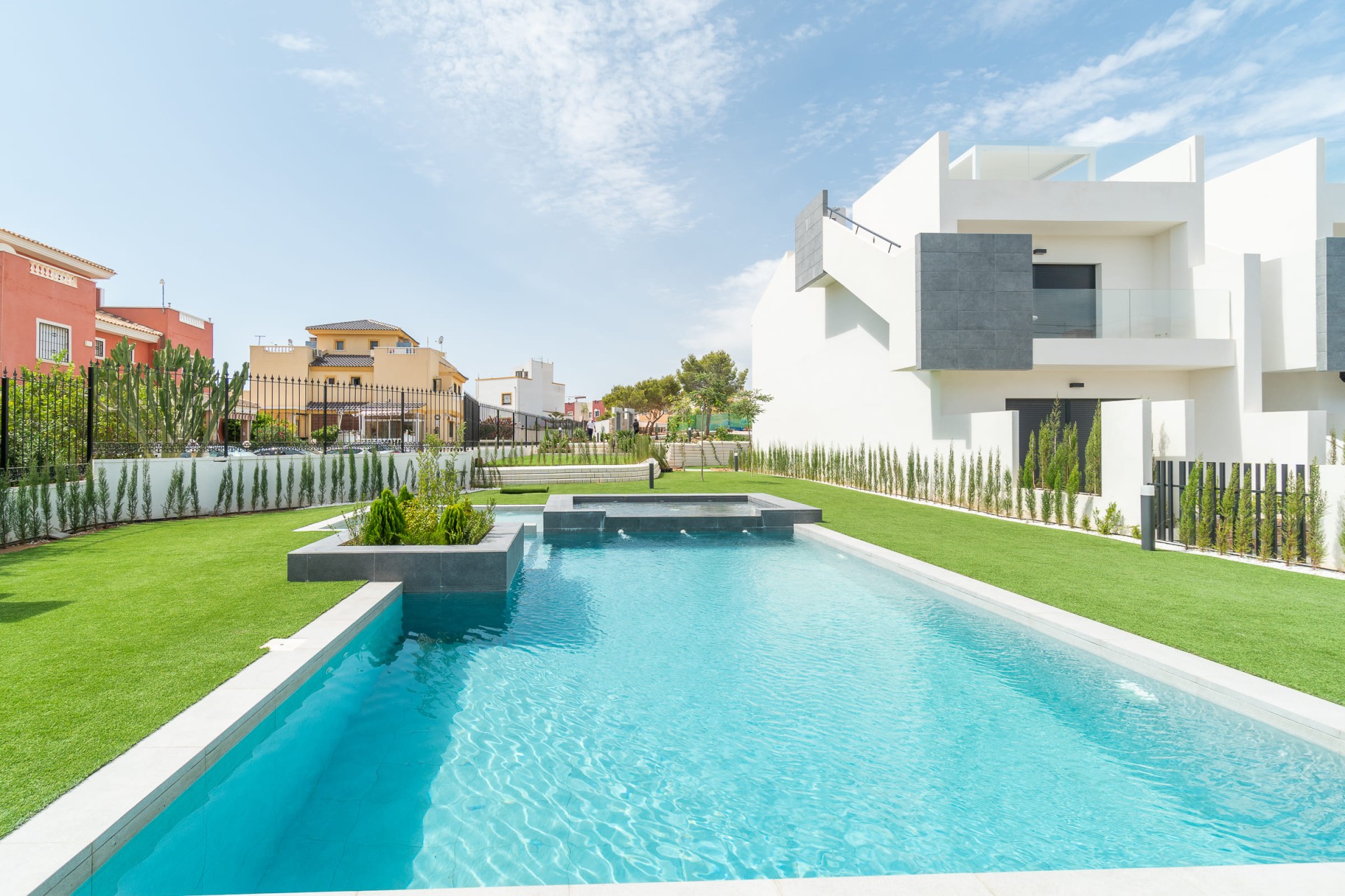 Neue Gebäude - Flach gelegener Bungalow - Torrevieja