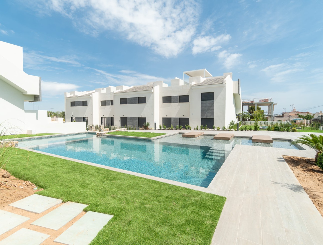 Neue Gebäude - Flach gelegener Bungalow - Torrevieja