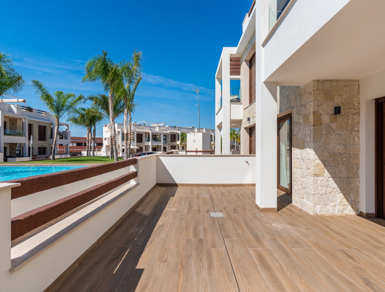 Neue Gebäude - Flach gelegener Bungalow - Torrevieja