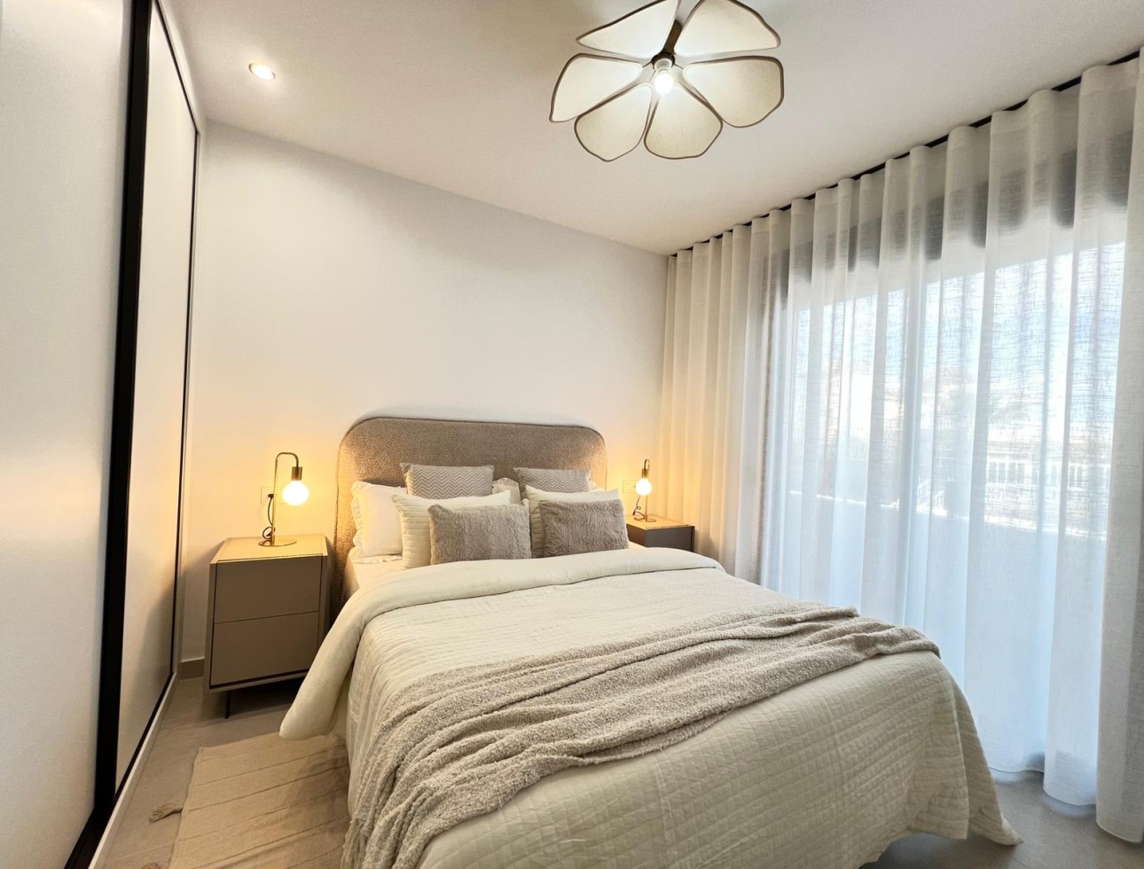 Neue Gebäude - terraced - Benferri