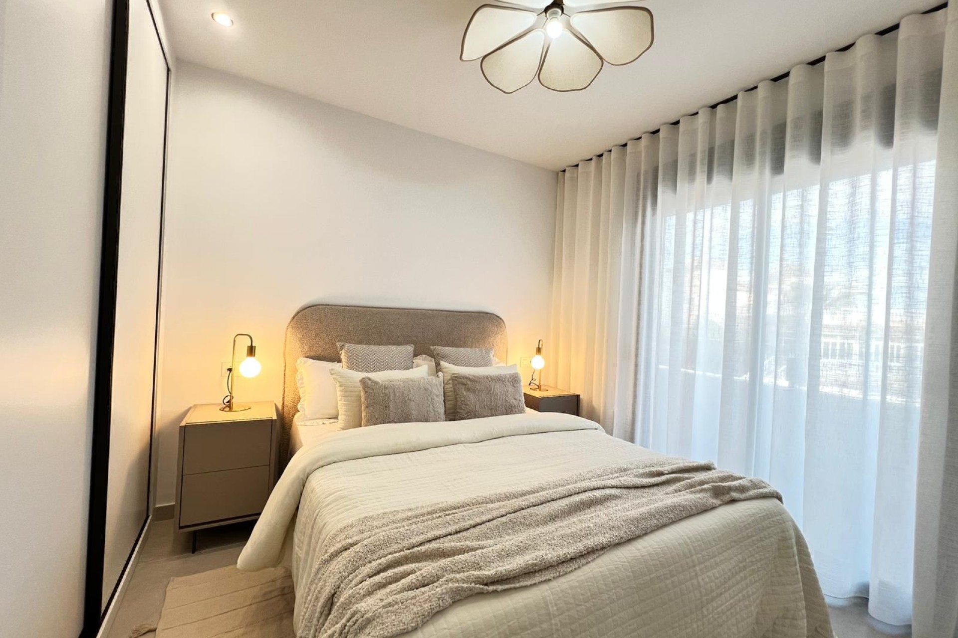 Neue Gebäude - terraced - Benferri