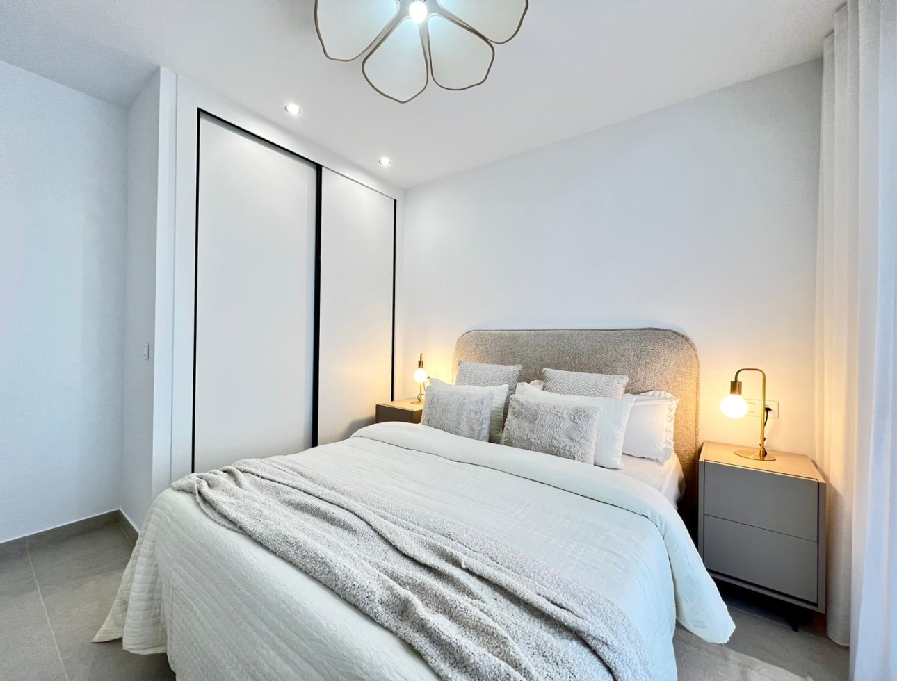 Neue Gebäude - terraced - Benferri