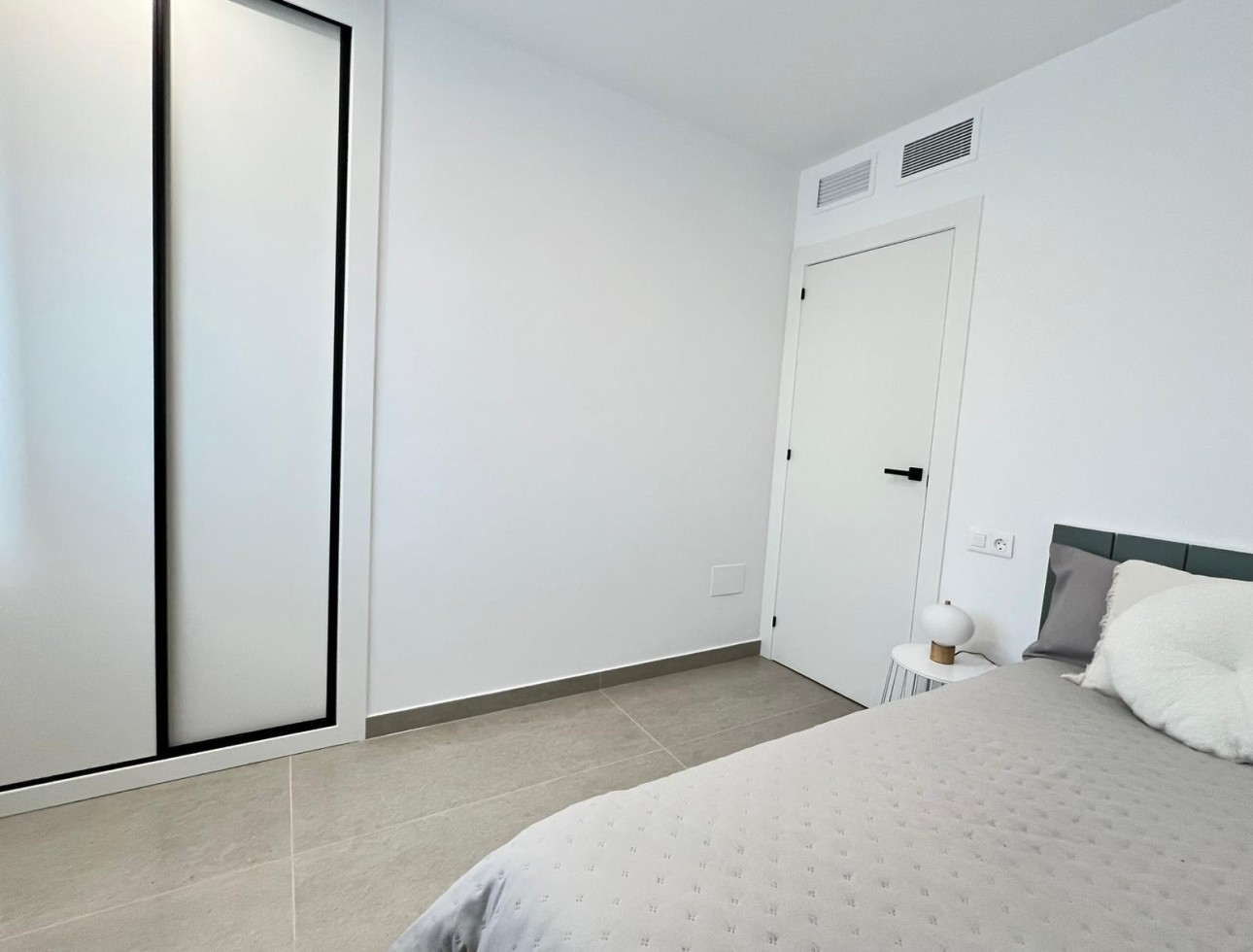 Neue Gebäude - terraced - Benferri