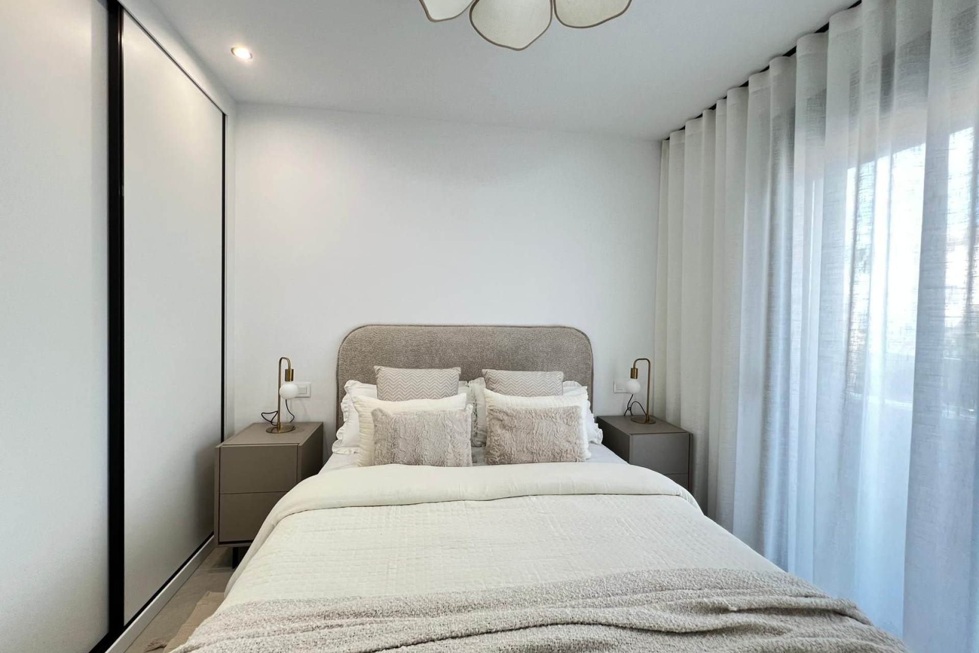 Neue Gebäude - terraced - Benferri