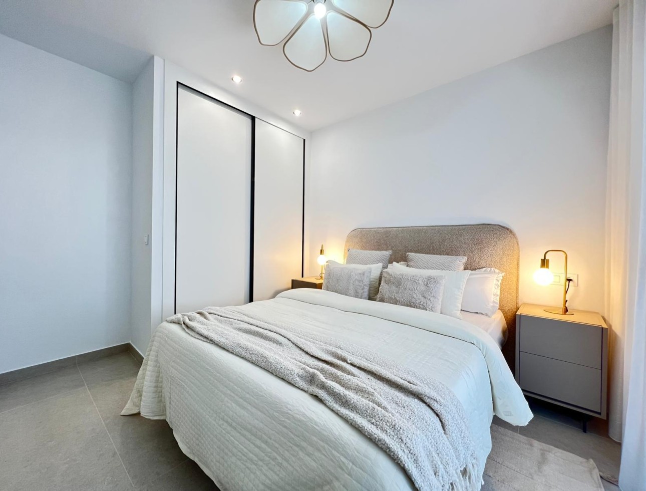 Neue Gebäude - terraced - Benferri