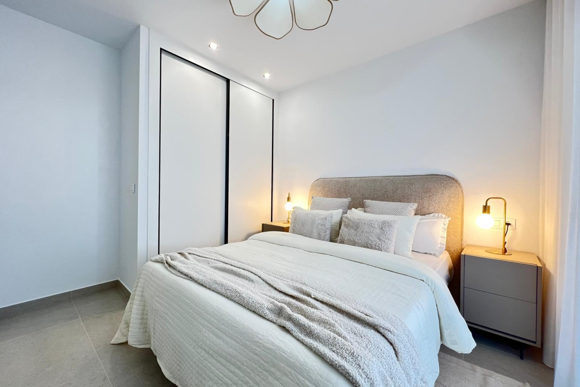 Neue Gebäude - terraced - Benferri