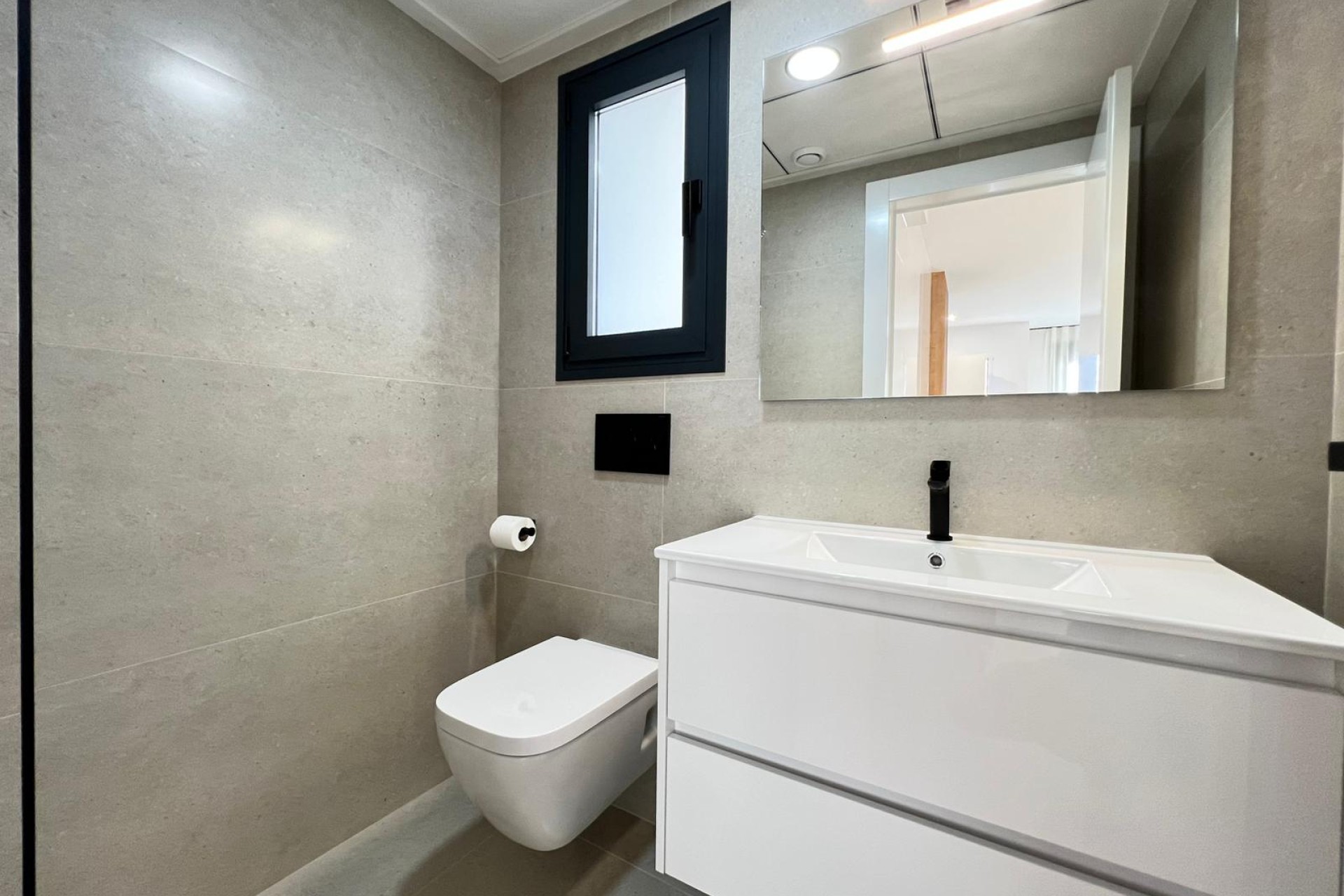 Neue Gebäude - terraced - Benferri