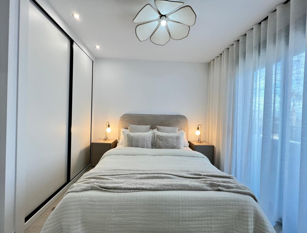 Neue Gebäude - terraced - Benferri