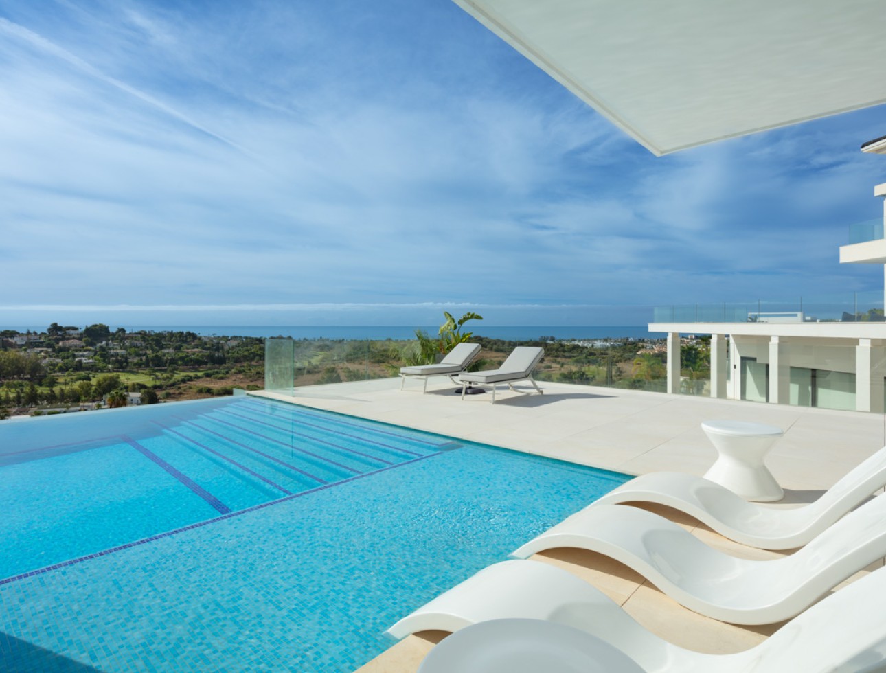 Neue Gebäude - Villa / Doppelhaushälfte - Benahavís