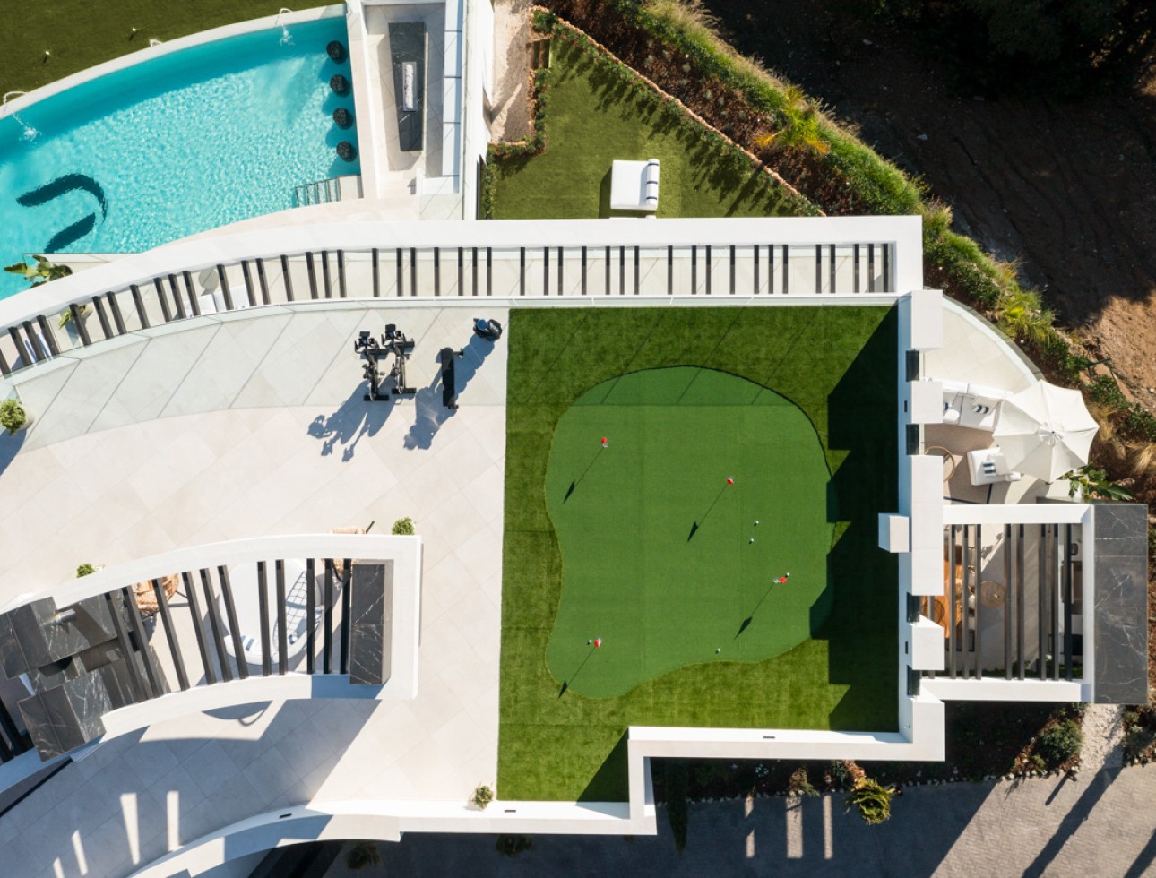 Neue Gebäude - Villa / Doppelhaushälfte - El Madroñal