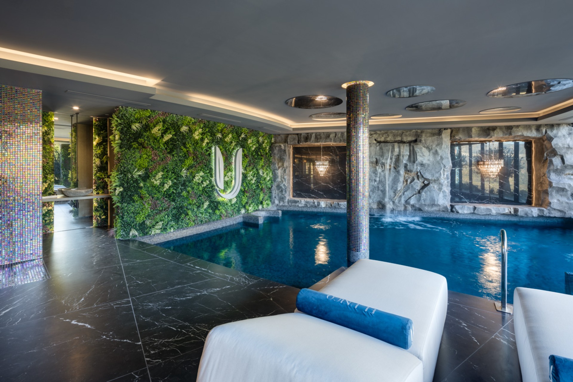 Neue Gebäude - Villa / Doppelhaushälfte - El Madroñal