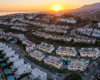 Neue Gebäude - Villa / Doppelhaushälfte - Estepona