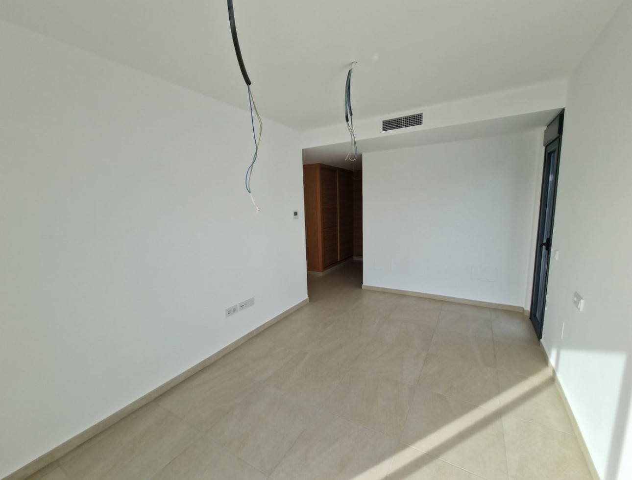 Neue Gebäude - Villa / Doppelhaushälfte - Manilva