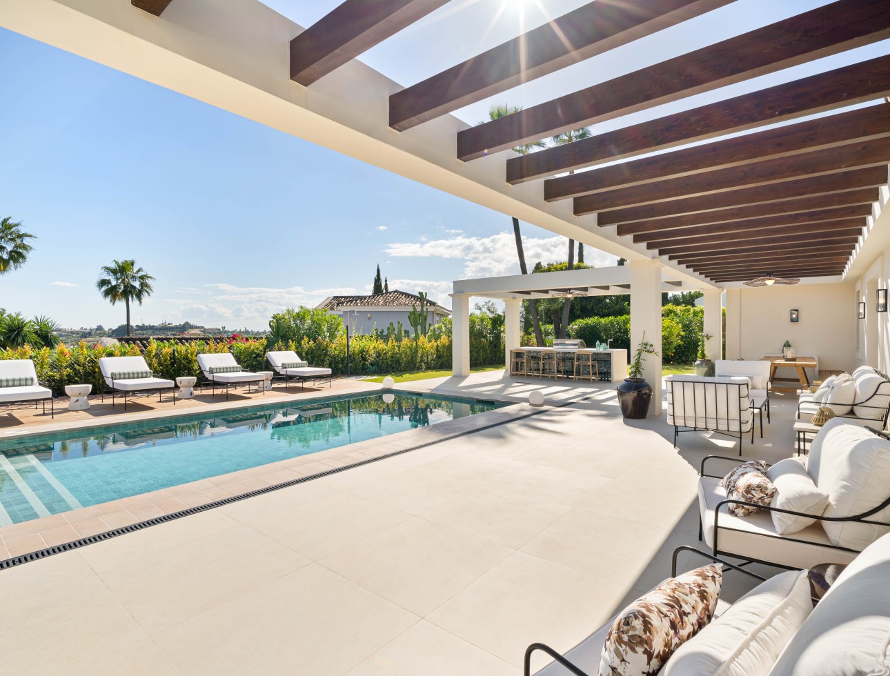 Neue Gebäude - Villa / Doppelhaushälfte - Marbella