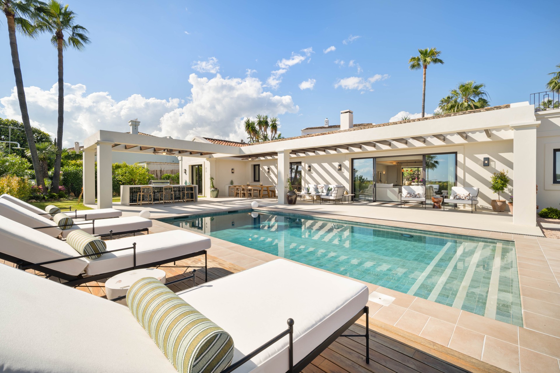 Neue Gebäude - Villa / Doppelhaushälfte - Marbella