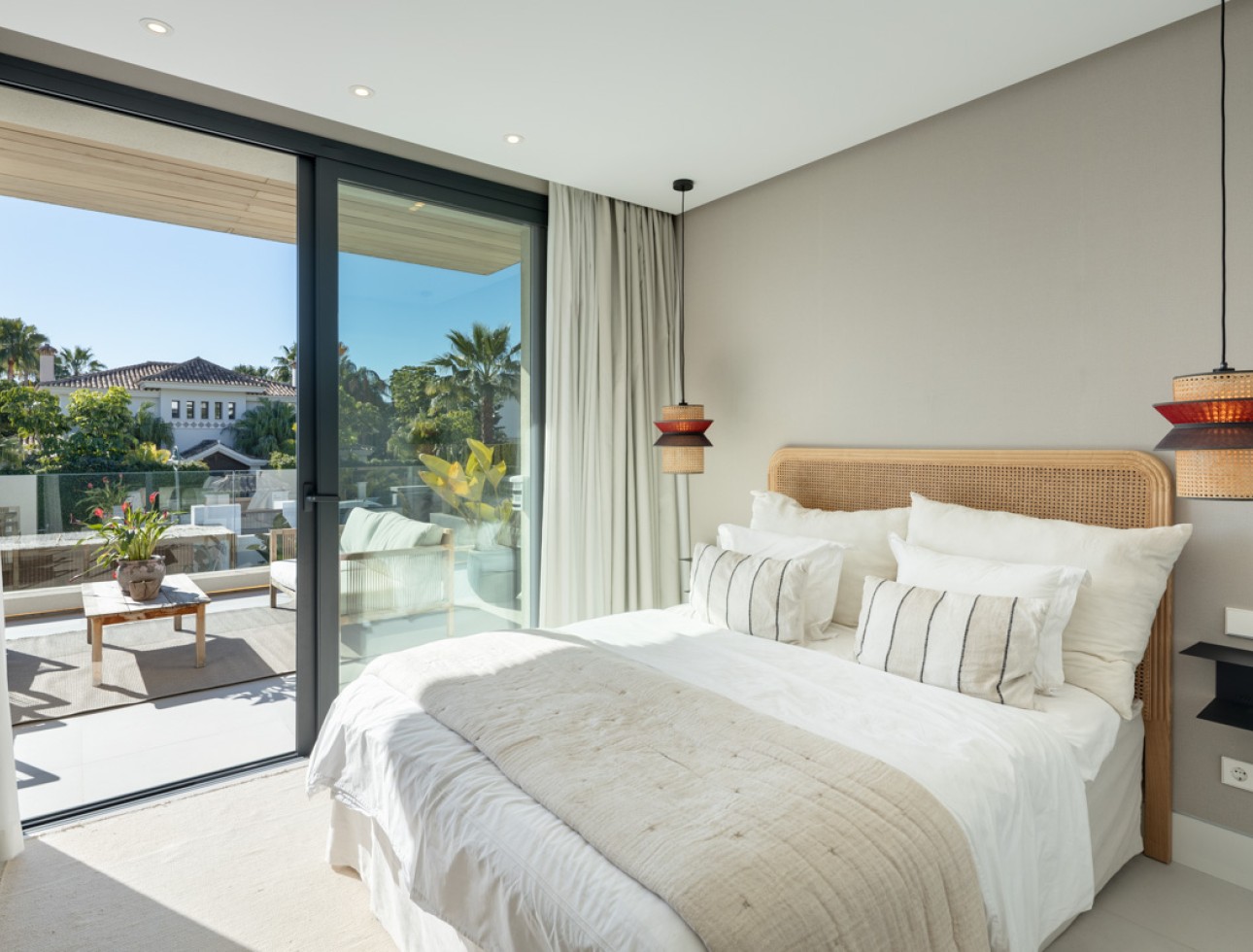 Neue Gebäude - Villa / Doppelhaushälfte - Marbella