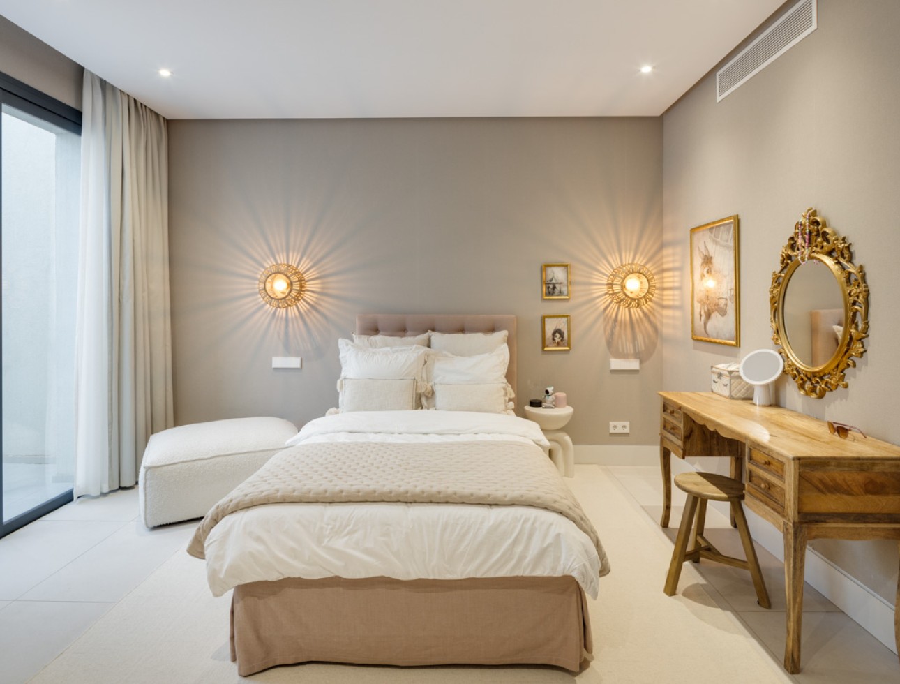 Neue Gebäude - Villa / Doppelhaushälfte - Marbella