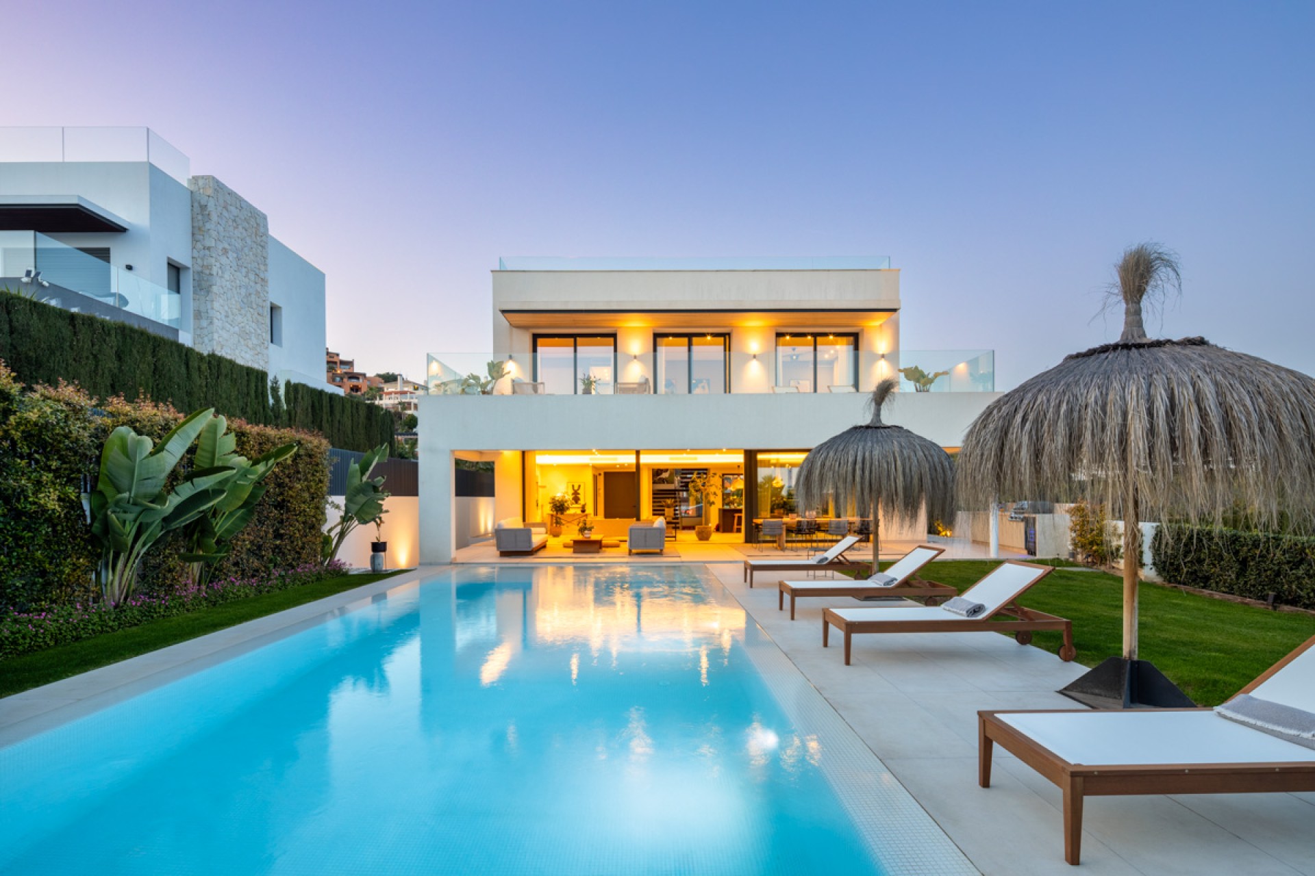 Neue Gebäude - Villa / Doppelhaushälfte - Marbella