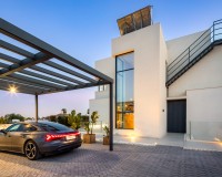 Neue Gebäude - Villa / Doppelhaushälfte - Marbella