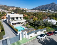 Neue Gebäude - Villa / Doppelhaushälfte - Marbella